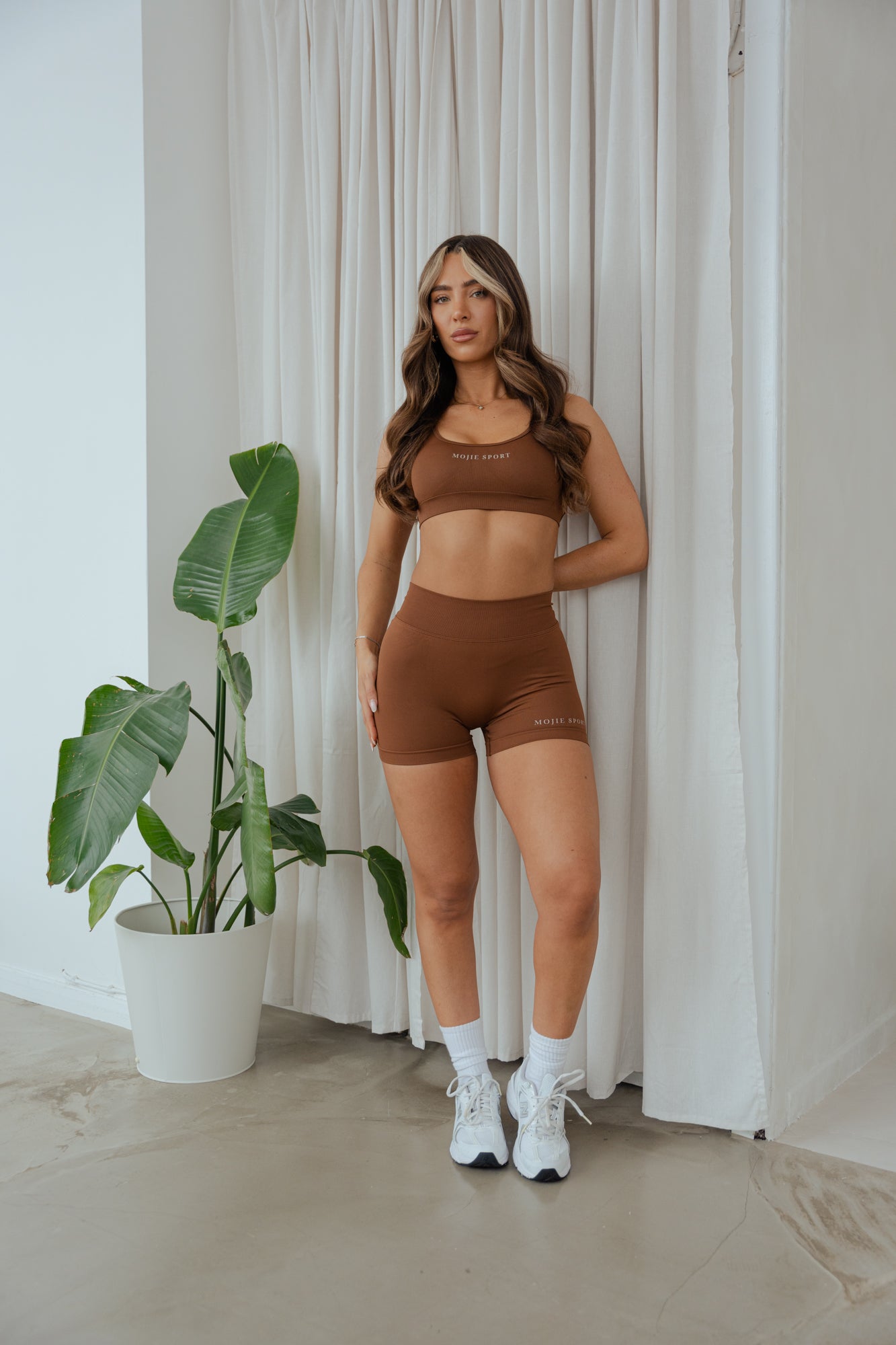 SEAMLESS 001 MINI SHORTS - BROWN